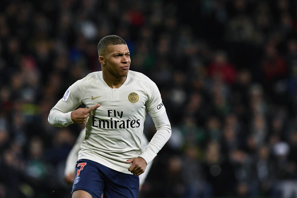 基金薪酬新规：连续跑输基准且利润率为负，强制降薪至少三成